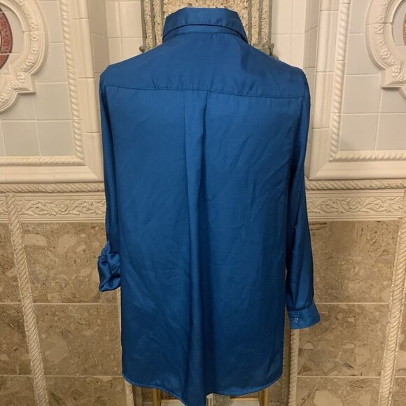 White Stag. Size XL (16/18). Pin Tucks. Long Sleeve. Roll Tab Cuff. B95. - Picture 5 of 7